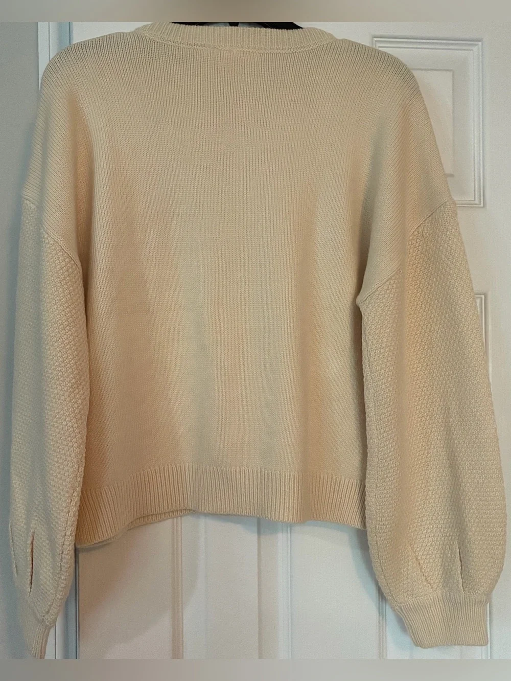 Hyacinth House Cream Crew Neck Sweater. Knit Appliqué Raised Flowers & Dots.EC
